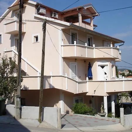 Rosa Apartament Tkon